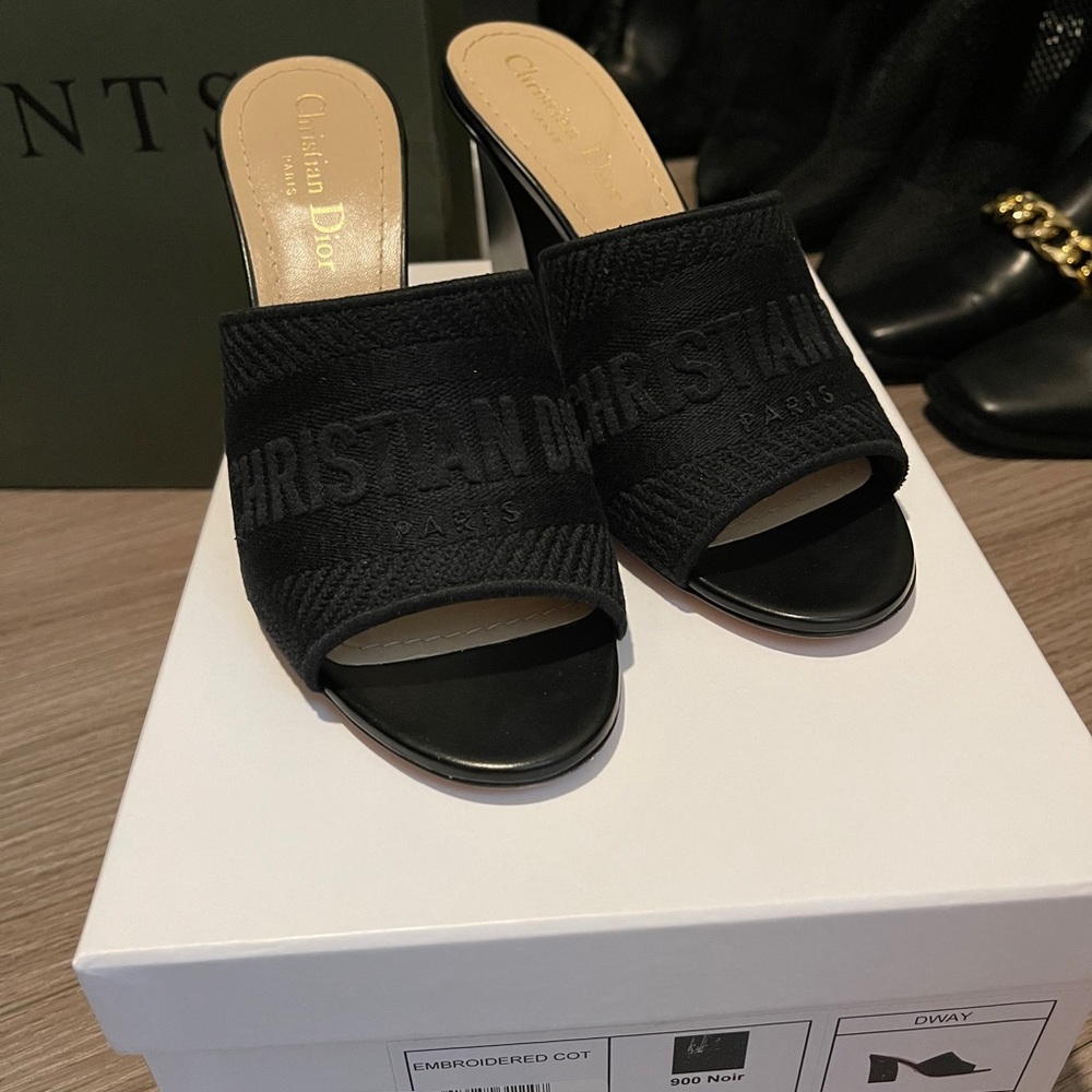 Heeled sandals